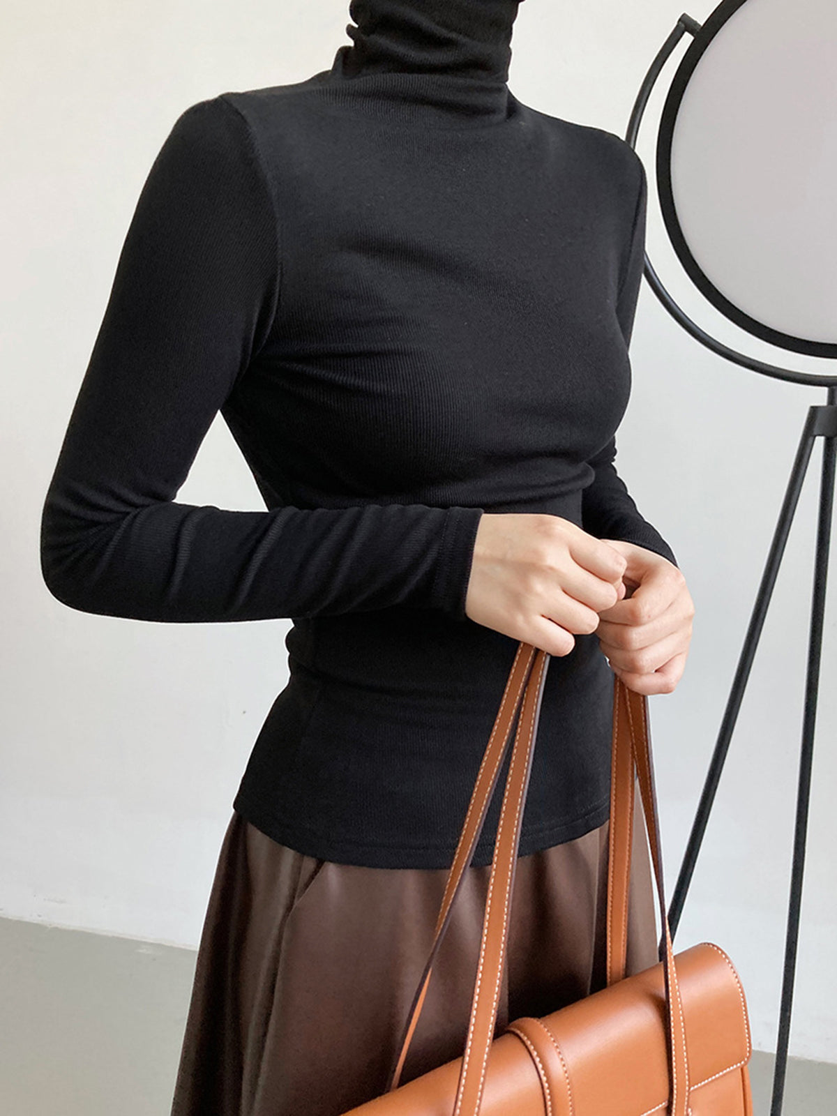 Pull Col Roulé Femme Noir Manches Longues - LuxeStyle