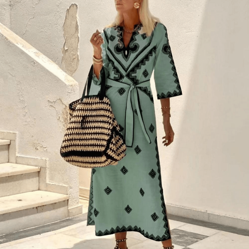 Robe Longue Féminine Brodée Élégante pour Femme