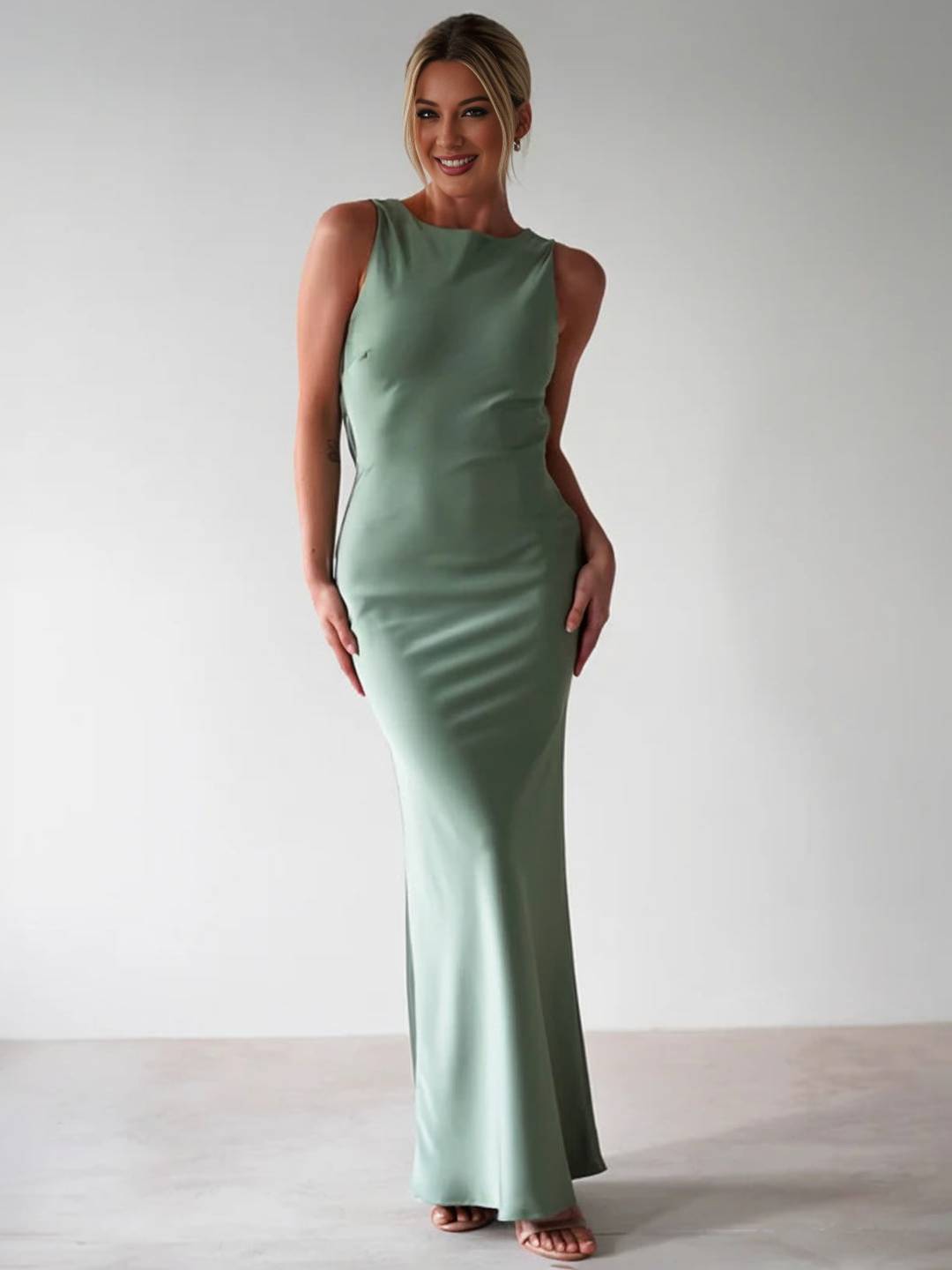Robe de Soirée Élégante pour Femme – Longue et Sans Manches avec Dos Nu