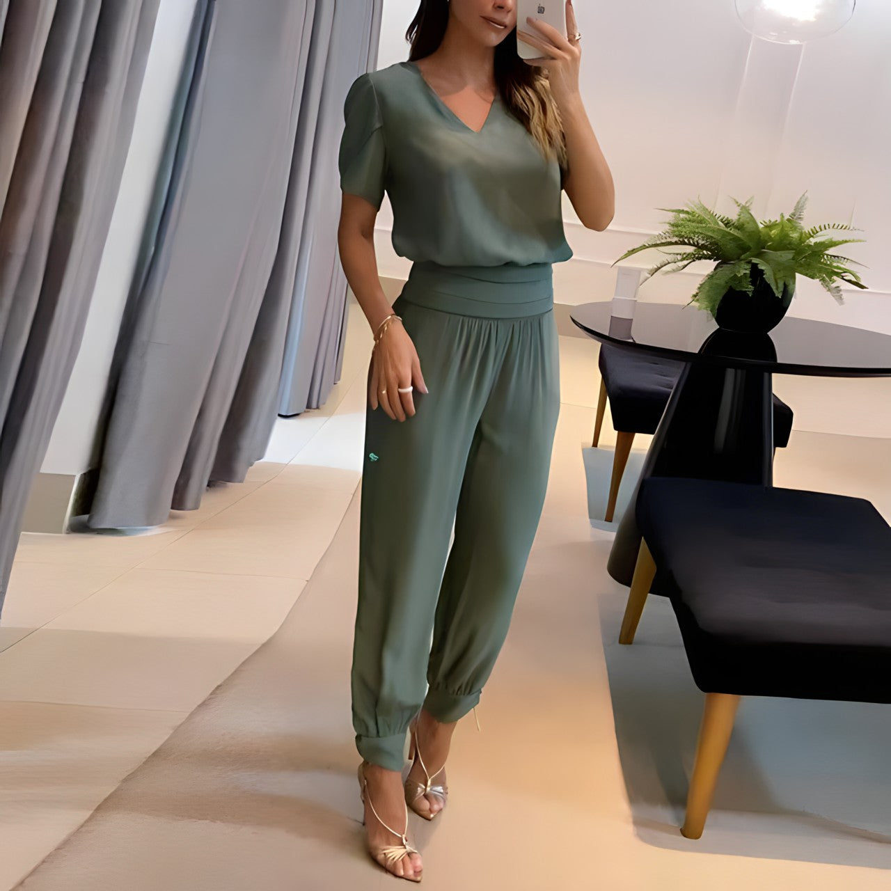 Tenue Chic Femme Chemisier et Pantalon - LuxeStyle