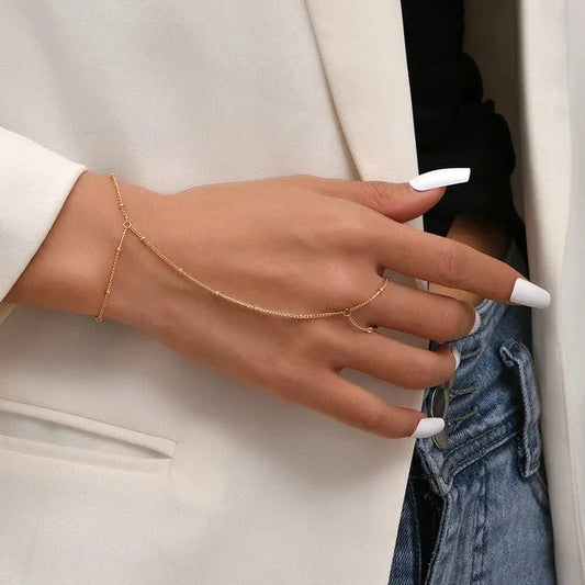 Bijoux Élégants pour Femme - Chaînes et Bracelet en Métal Precieux - LuxeStyle
