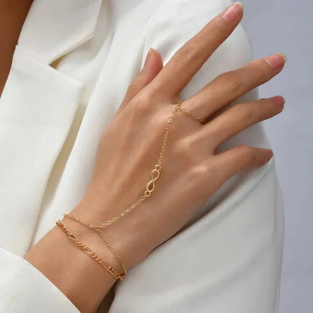 Bijoux Élégants pour Femme - Chaînes et Bracelet en Métal Precieux