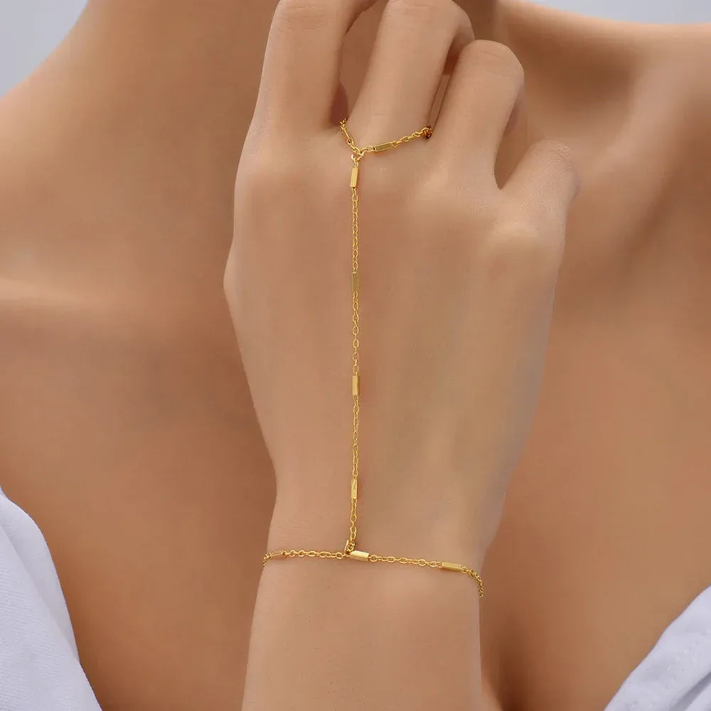 Bijoux Élégants pour Femme - Chaînes et Bracelet en Métal Precieux