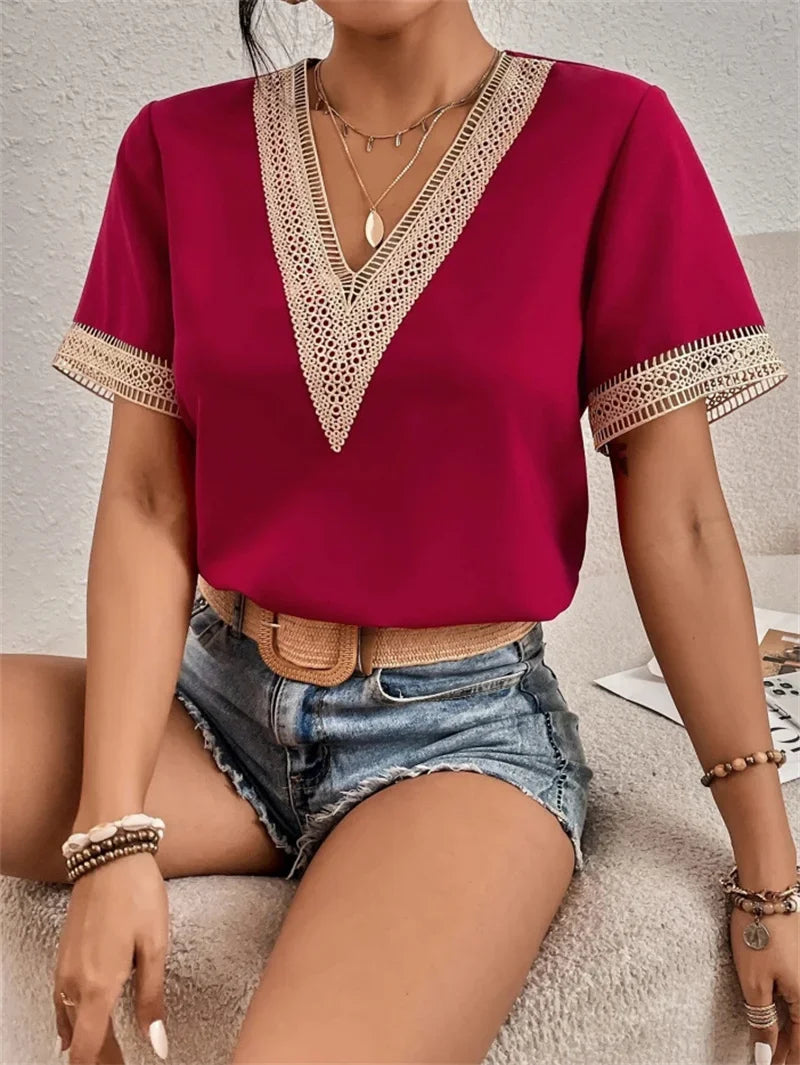 Blouse Féminine Châtain à Manches Courtes avec Broderies Délicates