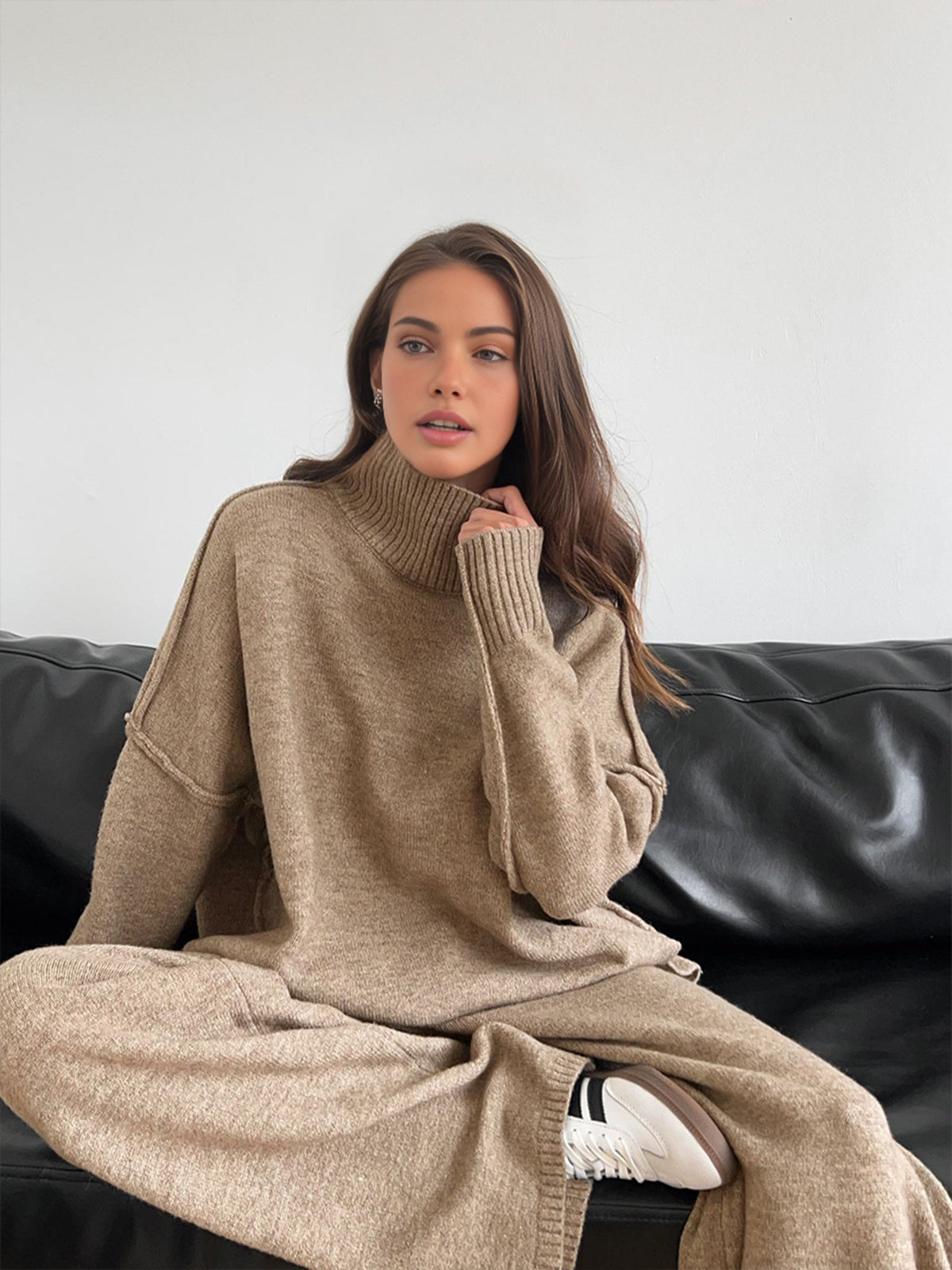 Ensemble Détente Femme en Maille – Tenue Confort avec Col Roulé & Pantalon Élégant - LuxeStyle