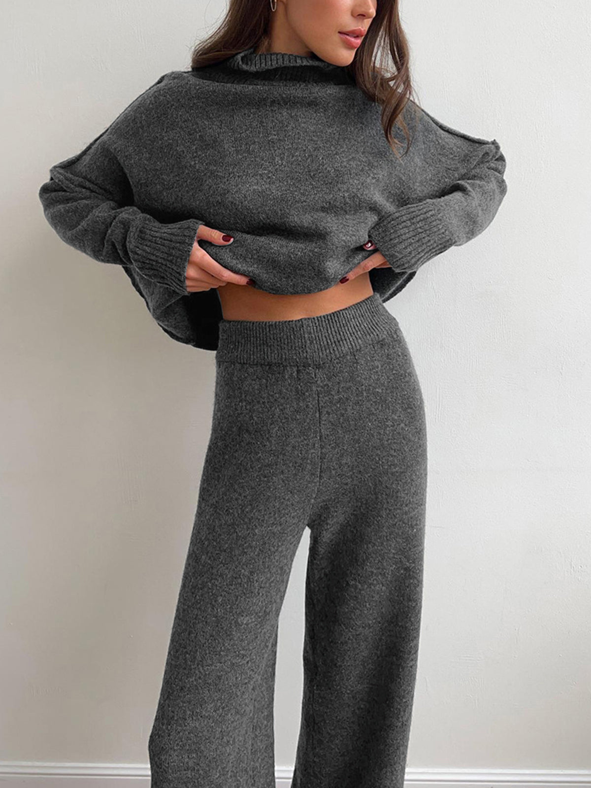 Ensemble Détente Femme en Maille – Tenue Confort avec Col Roulé & Pantalon Élégant