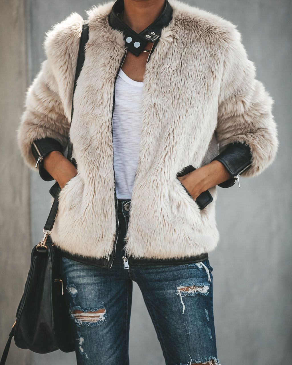 Manteau Femme Grande Taille avec Capuchon et Poches Côtés pour Hiver - LuxeStyle