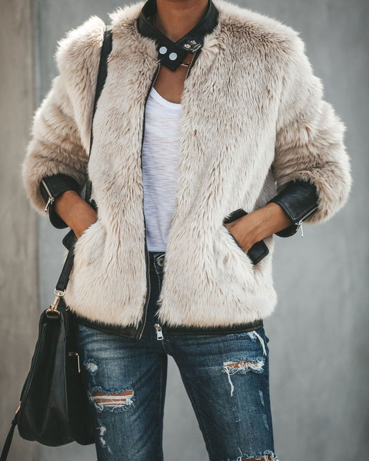 Manteau Femme Grande Taille avec Capuchon et Poches Côtés pour Hiver - LuxeStyle