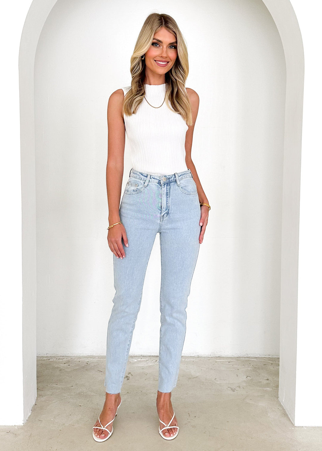 Jean Femme Élégant Taille Haute avec Poches Pratiques - LuxeStyle