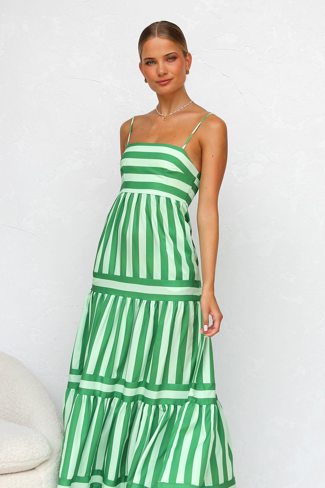 Robe Élégante à Bretelles Florales pour Femme - LuxeStyle