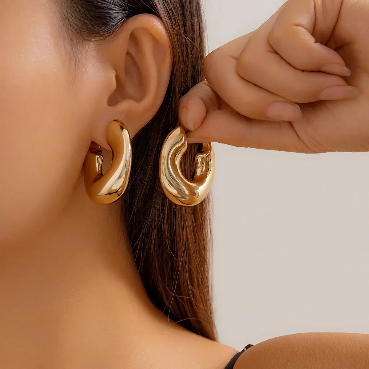 Boucles D'Oreilles Élégantes en C pour Femme - LuxeStyle