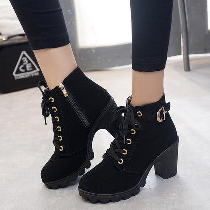 Bottines Femme Élégantes - Chaussures Martin Haut de Gamme avec Talon Bloc et Raccords Brillants