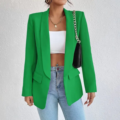 Veste Femme Rose Vif avec Sac à Chaîne Noir Élégant