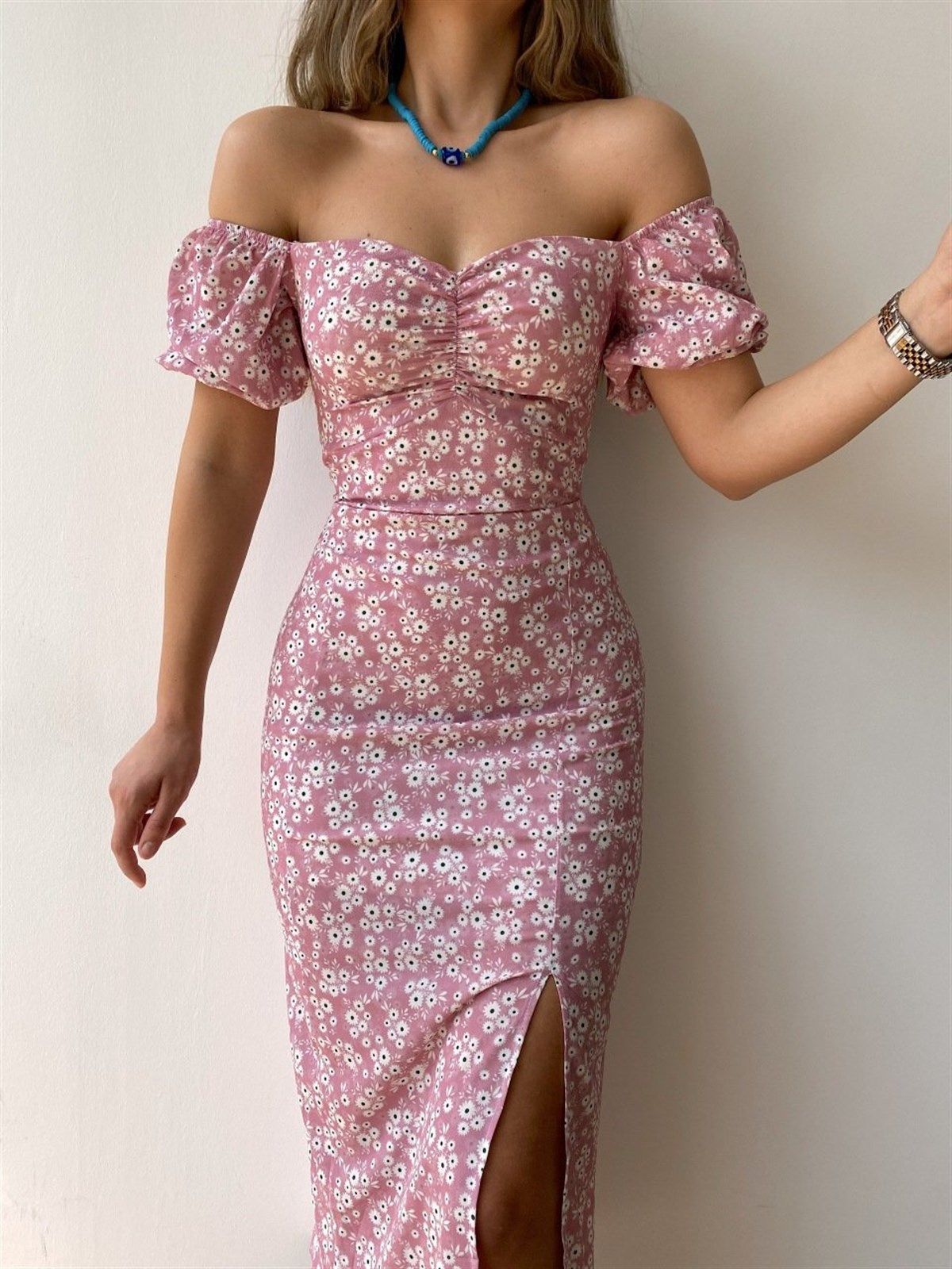 Robe Féminine Élégante à Manches Voilées pour Femmes