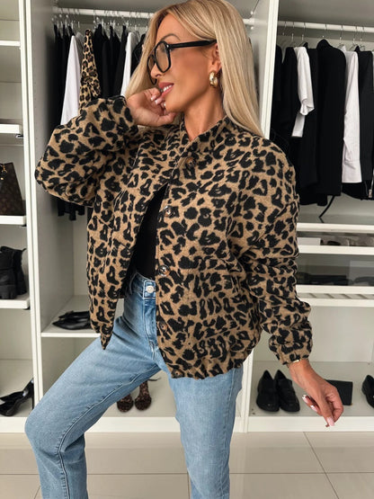 Veste Féminine Léopard Élégante – Coupe Détendue et Tissu Souple Confort