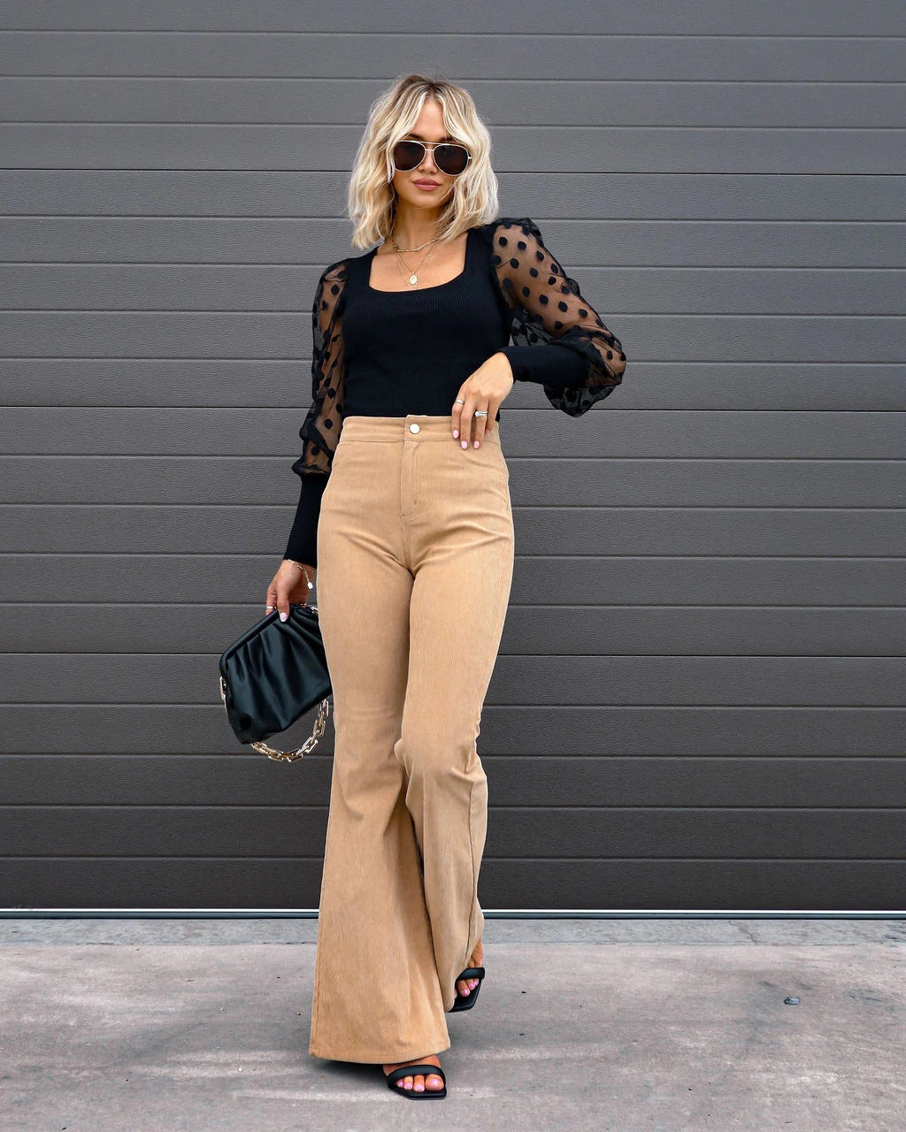 Pull Femme Blanc Col Rond avec Pantalon Orange Flare