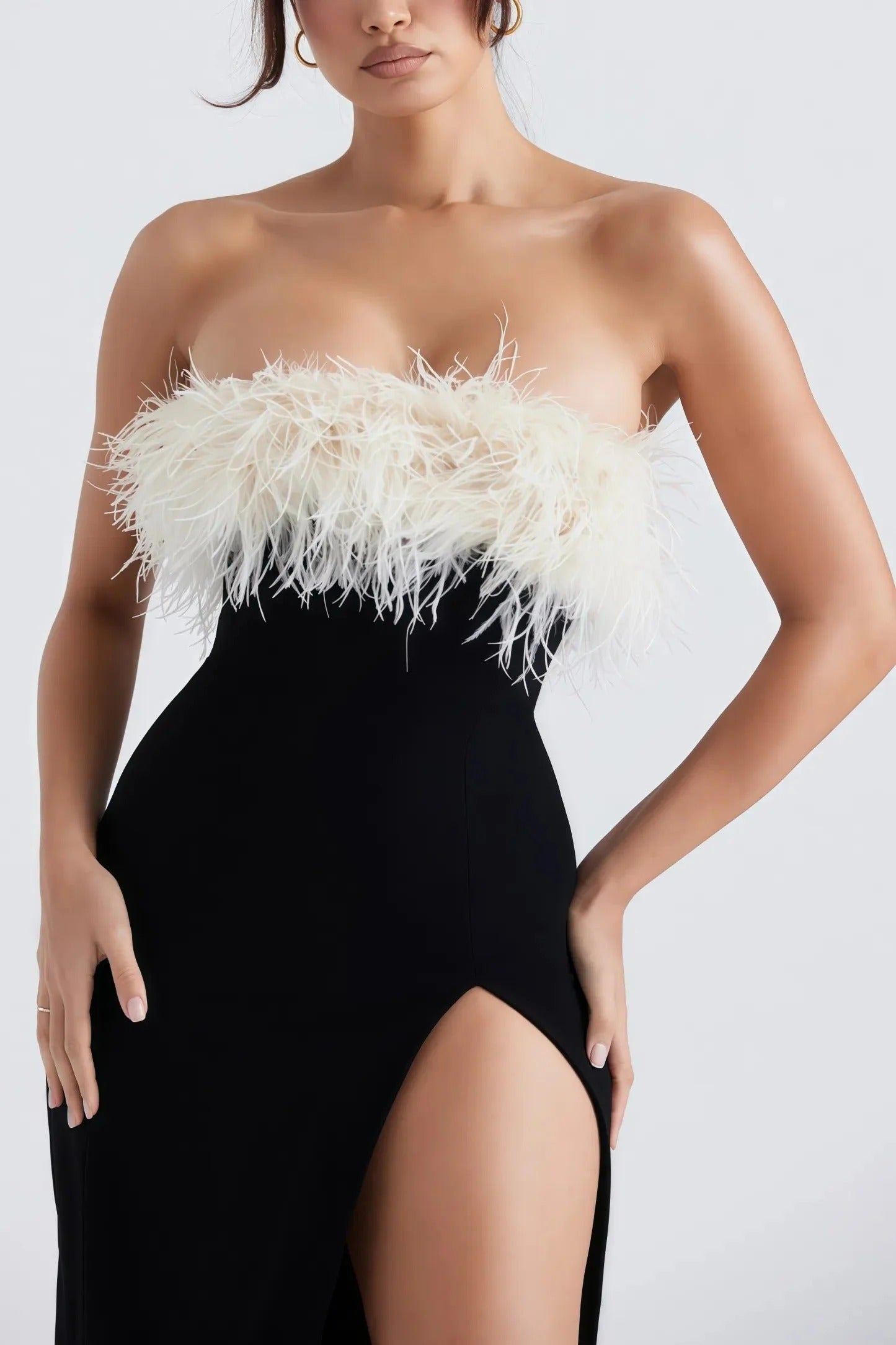 Robe de Soirée Élégante avec Fente Élevée et Détails Chic pour Femme - LuxeStyle