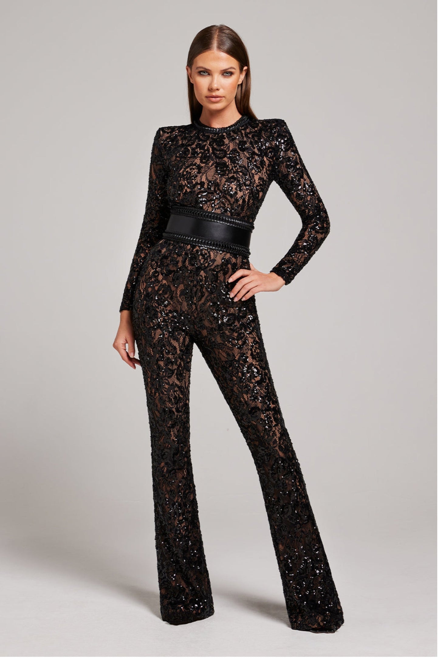 Combinaison femme chic à manches longues et col rond - LuxeStyle