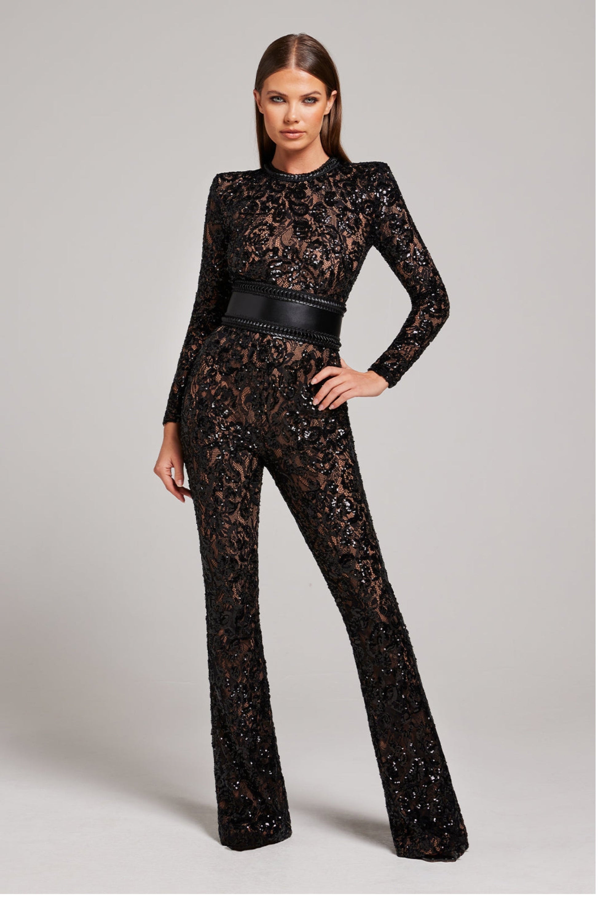 Combinaison femme chic à manches longues et col rond - LuxeStyle