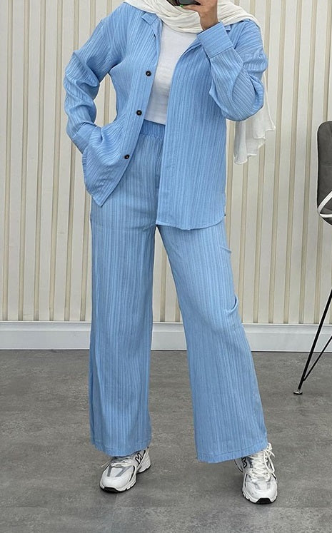 Tenue Décontractée Femme : Chemise Comfy et Pantalon Élastique - LuxeStyle