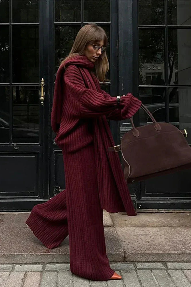 Tenue Hiver Femme : Pull Col Montant et Pantalon Élégant - LuxeStyle