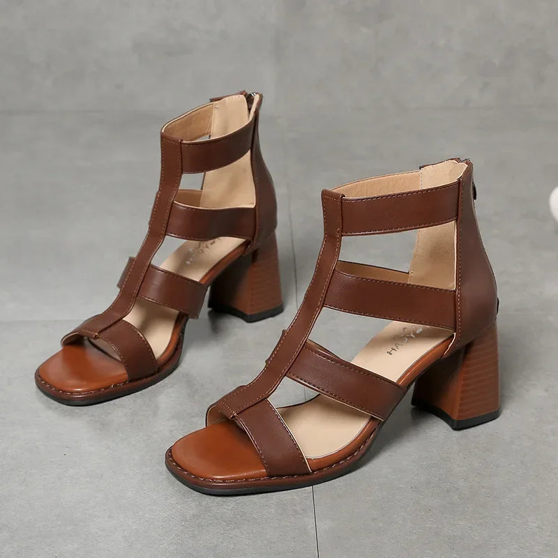 Sandale Chic à Talon Large et Lanières Décolletées