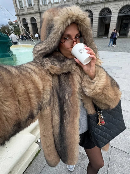 Manteau Femme Hiver Élégant avec Capuche et Fermeture Pratique - LuxeStyle