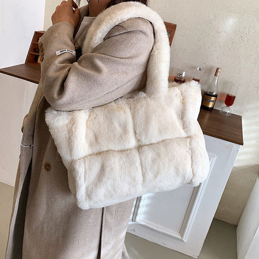 Sac à Main Féminin Élégant avec Compartiment Intérieur Spacieux - LuxeStyle
