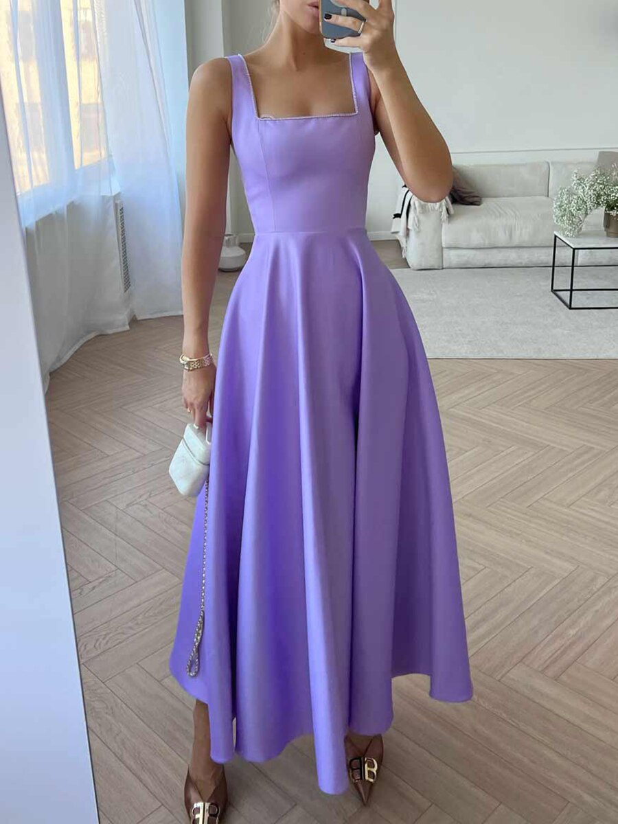 Robe de soirée élégante noire décolletée pour femme