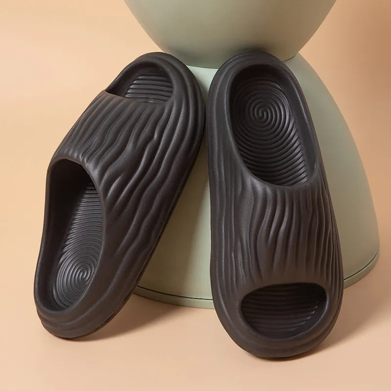 Chaussons Douillets Rayés Chic - LuxeStyle