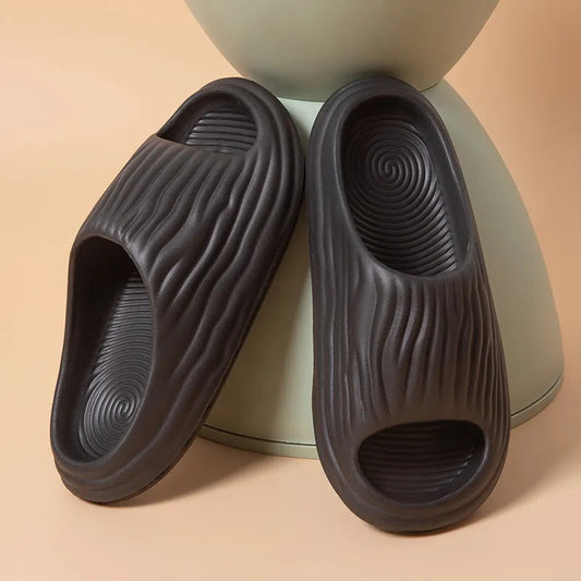 Chaussons Douillets Rayés Chic - LuxeStyle