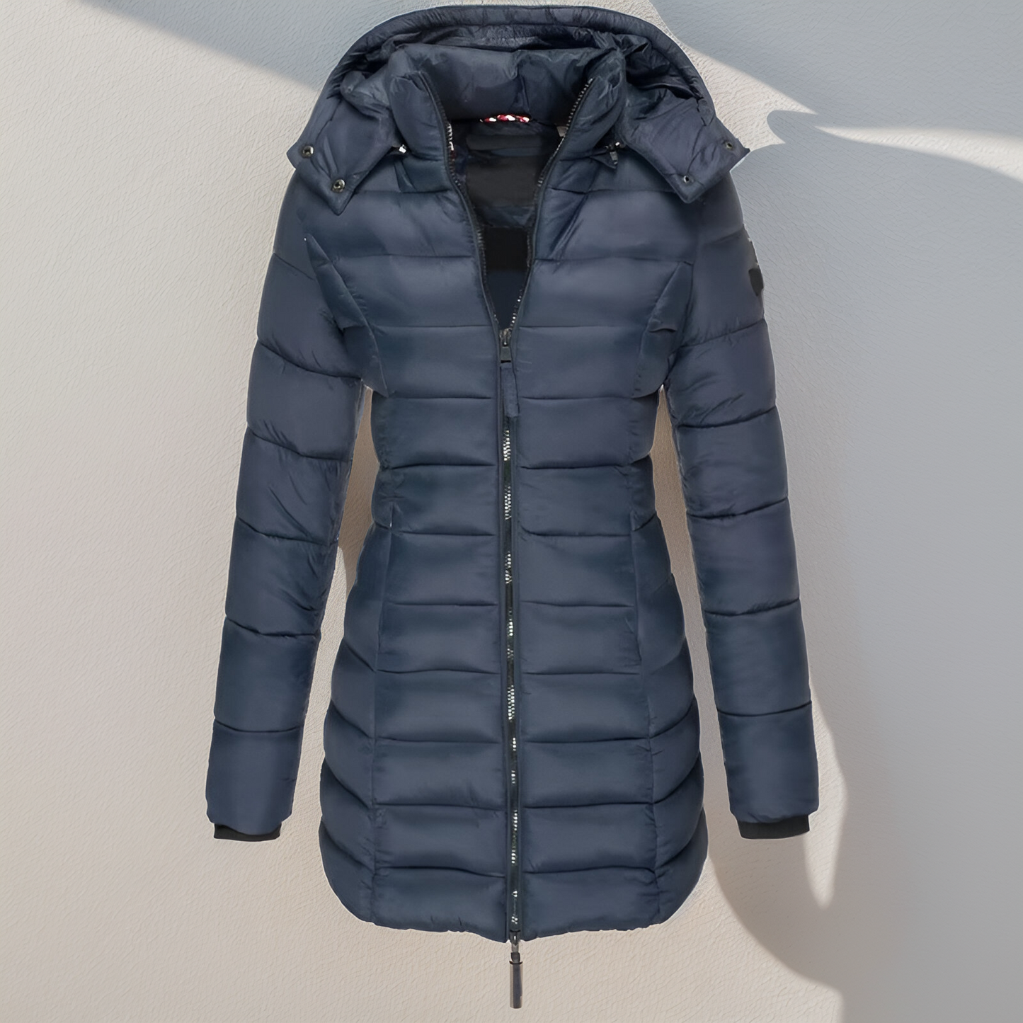 Manteau femme hivernal noir avec capuche détachable