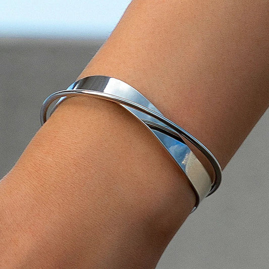 Bracelet Femme Élégant Croix Adjustable - LuxeStyle