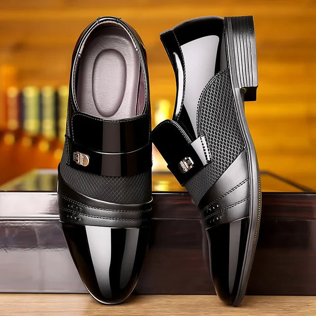 Chaussures élégantes en cuir noir brillant pour homme - LuxeStyle