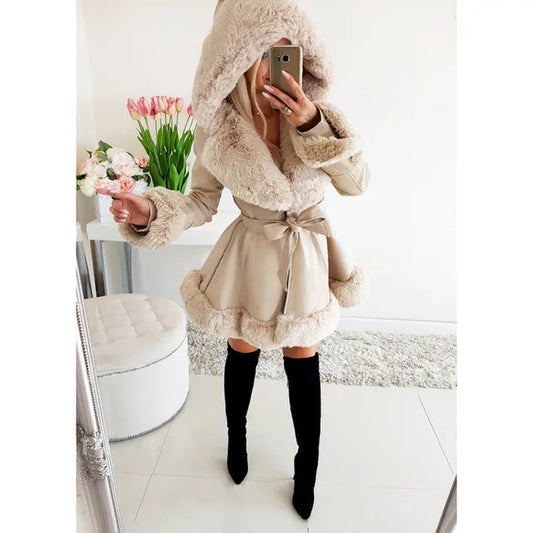 Manteau Femmes Hiver Long avec Capuche et Col Doublé - LuxeStyle