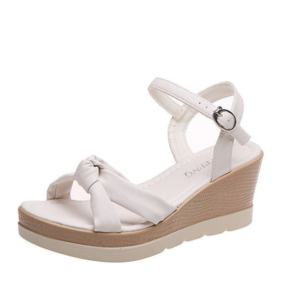 Sandales plates-formes blanches tendance pour dames