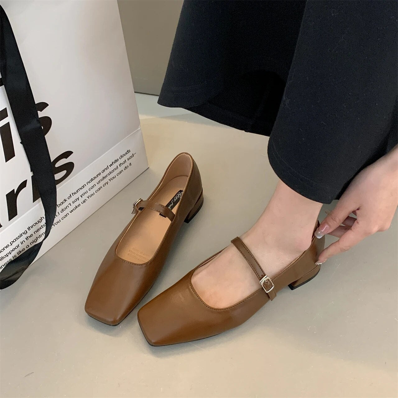 Chaussures à Talon Bas Femmes - Confortable et Chic pour Tous les Jours