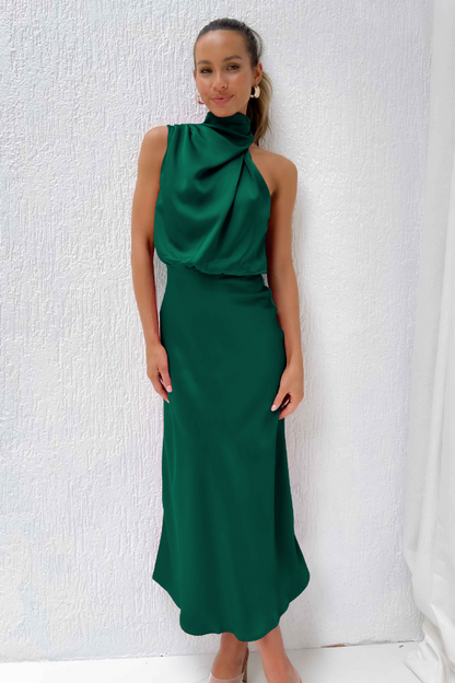 DrapeLux™ – Robe Longue Satinée à Col Drapé pour Femme