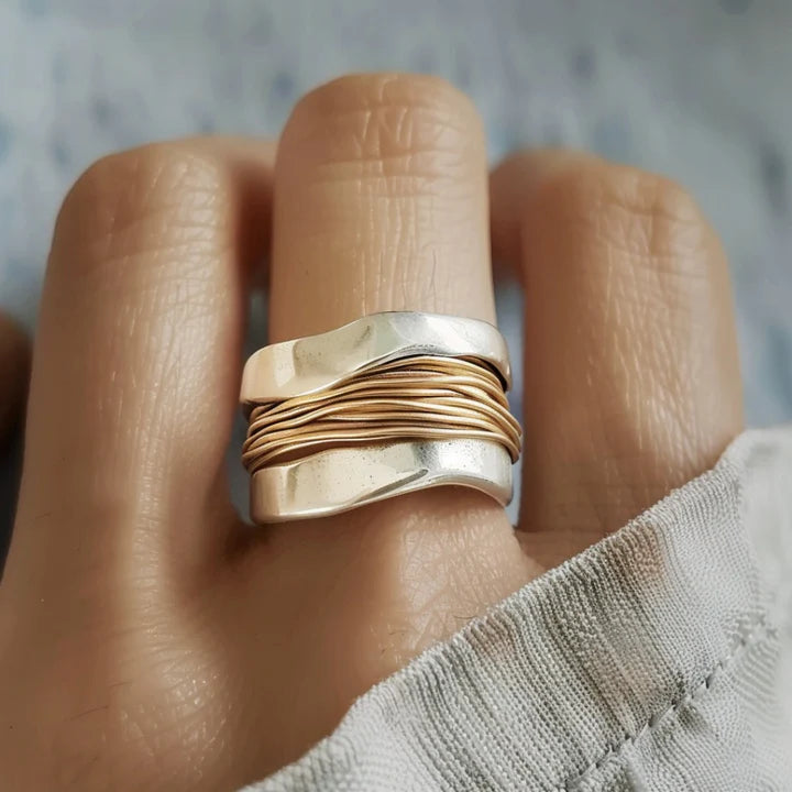 Bague Élégante Torsadée en Forme Ronde - LuxeStyle