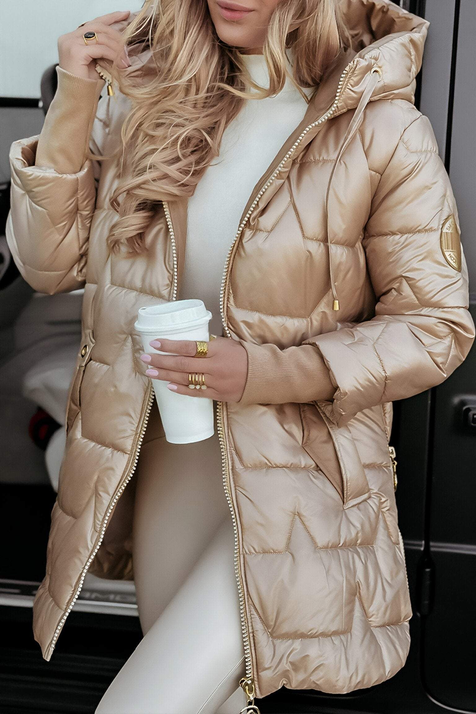 Manteau Femme Hiver Chic avec Capuche - Veste Coton Doux et Confortable - LuxeStyle