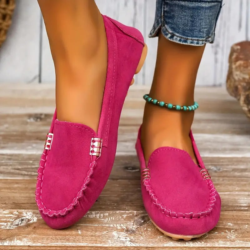 Mocassins femme noir luxe avec broches métalliques