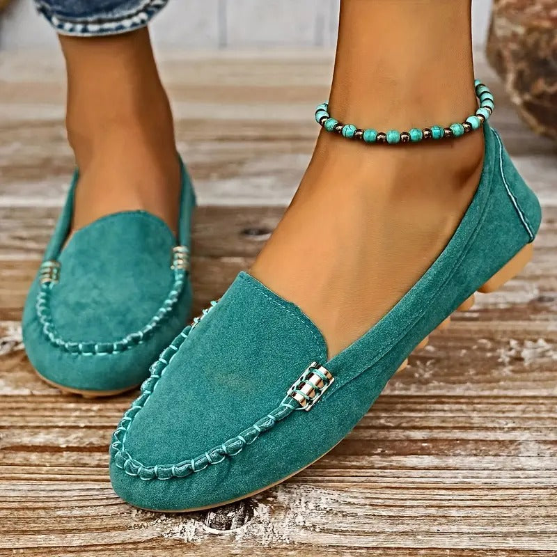 Mocassins femme noir luxe avec broches métalliques