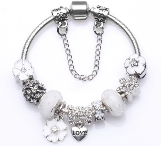 Bracelet à breloques chic pour femme