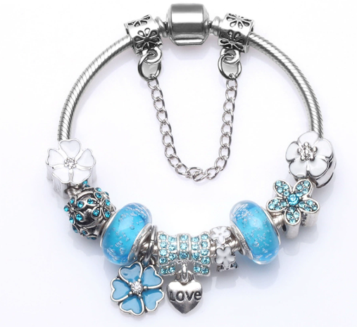 Bracelet à breloques chic pour femme - LuxeStyle
