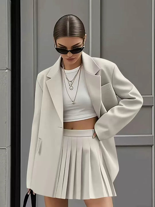 Costume Féminin Élégant avec Jupe Plissée pour Femmes - LuxeStyle