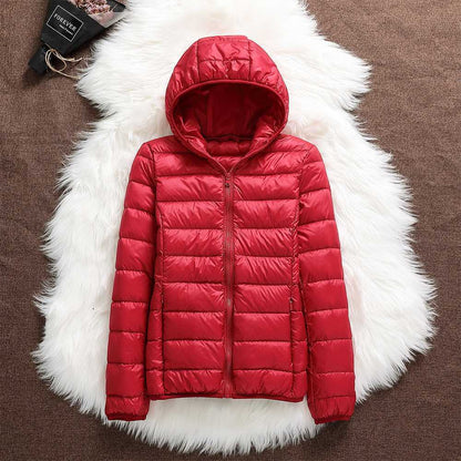 Veste de Pluie Féminine Légère avec Capuce et Coupes Tendances