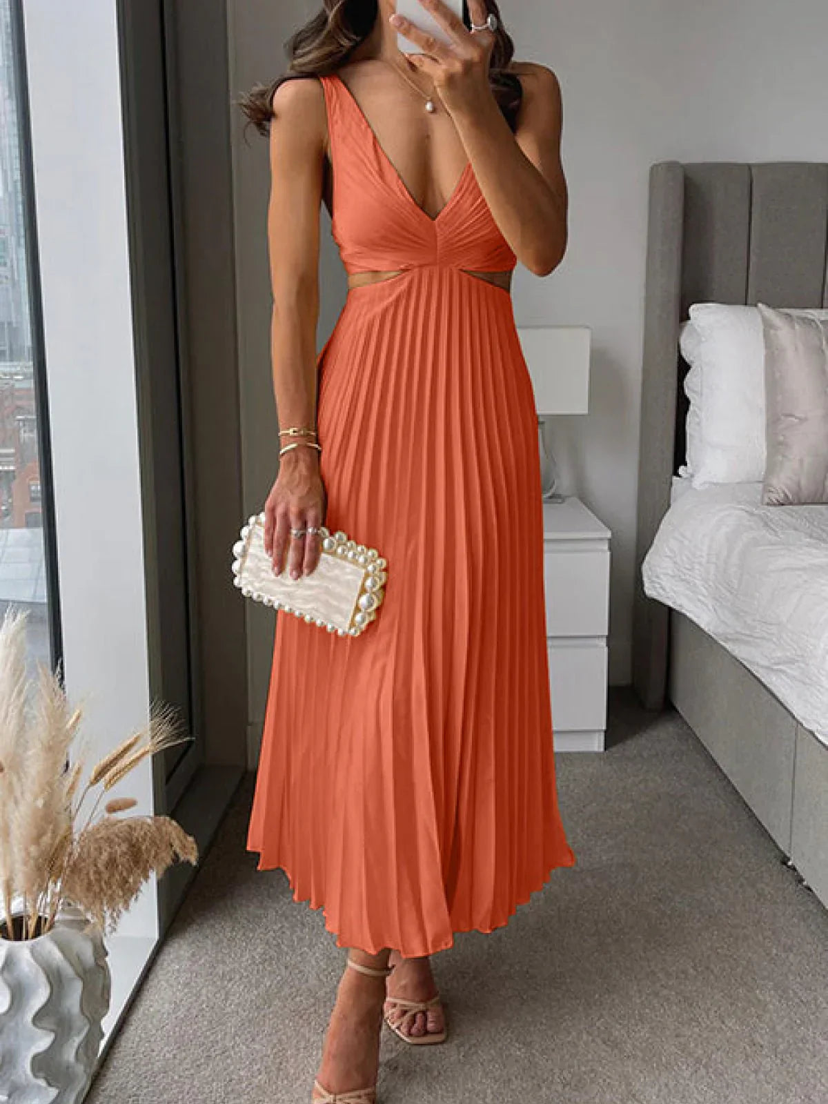 Robe Femme Élégante en Soie - Robe Mi-Longue Décolletée avec Plis Sophistiqués