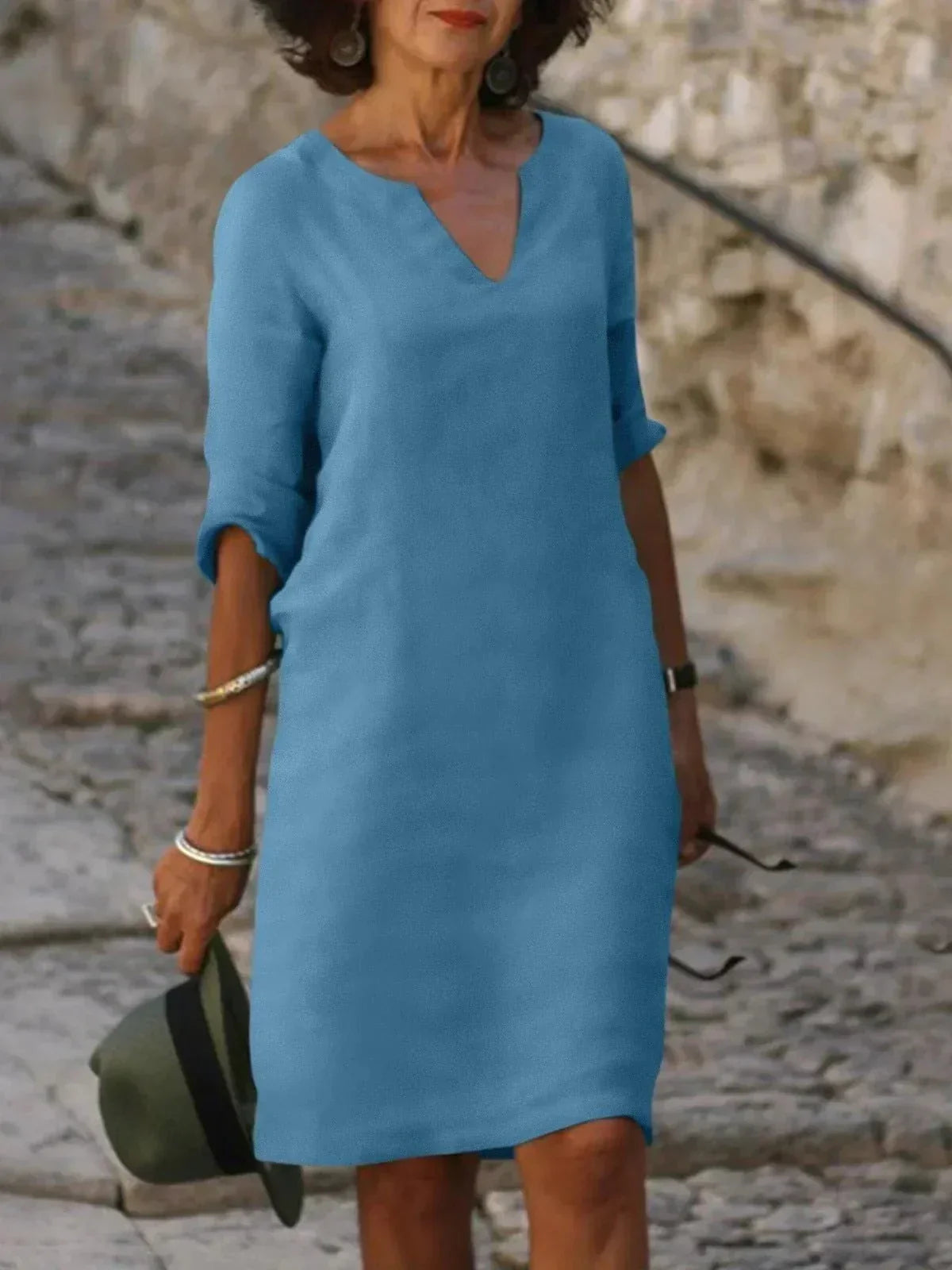 Robe femme élégante noire manches courtes