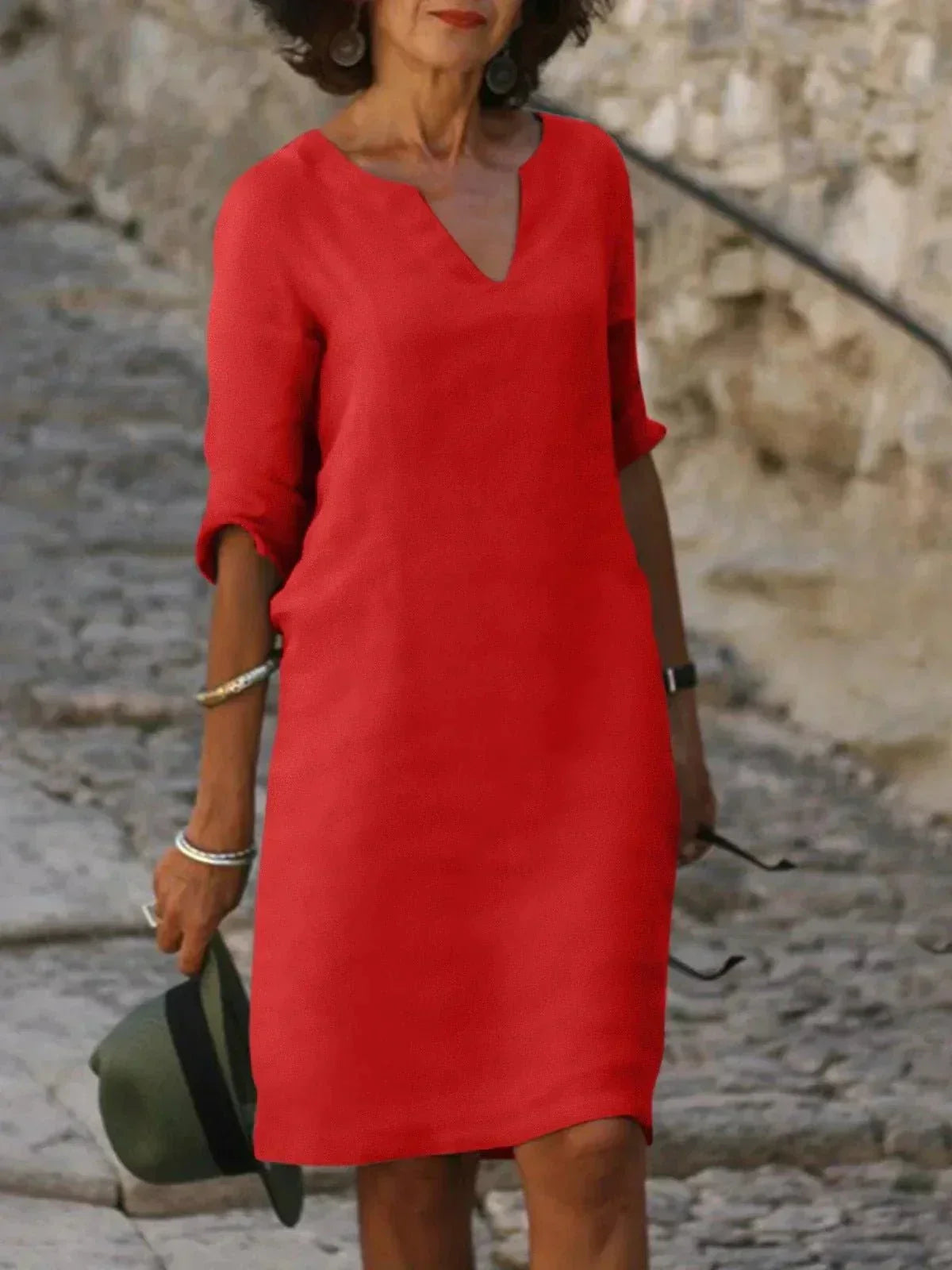Robe femme élégante noire manches courtes