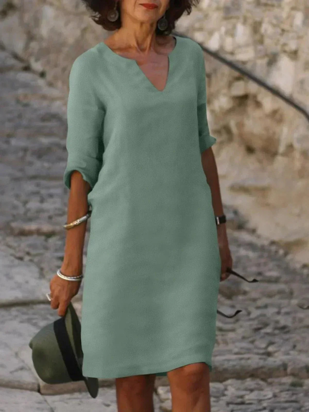 Robe femme élégante noire manches courtes